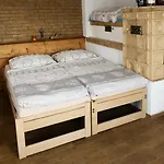 Nad Rohanovem Apartment *